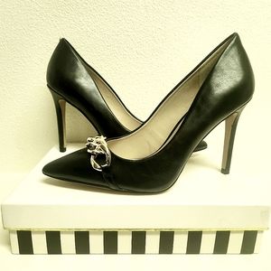 Mix 6 black leather stilettos with gold accent